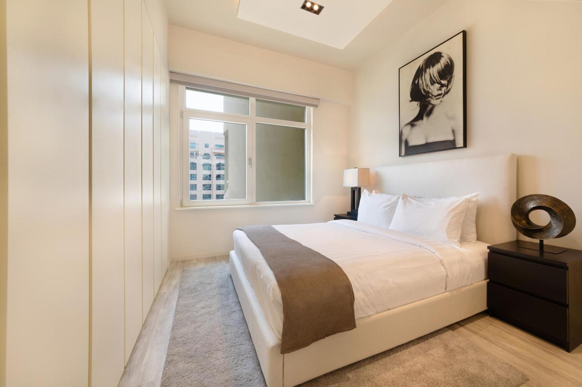 Maison Privee - Chic Yas Island Escape With Iconic Ferrari World Vws Apartment